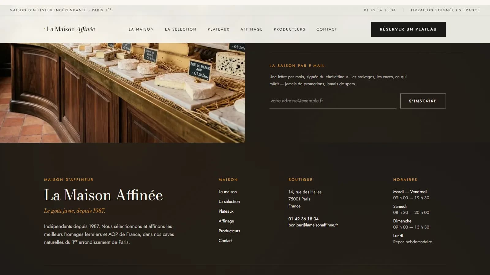 Étal de fromages en boutique et inscription à la lettre du chef-affineur